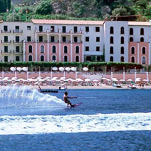 https://lido-mediterranee.taorminaitalyhotels.com